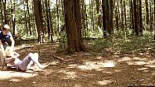 หนังโป๊ฝรั่งข่มขืน เจอสาวมาเดินในป่าคนเดียวเลยจัดซะเลย จับขึงไม่กับต้นไม้และกระหน่ำซอยหีจนปล่อยน้ำเงี่ยนแตกในจนได้